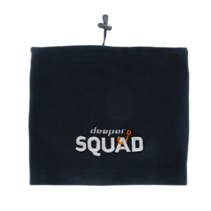 deeper-squad-tour-de-cou-bonnet-noir-logo image 1
